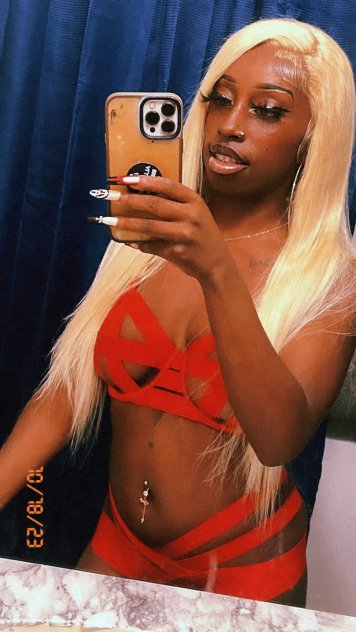 Slim petite chocolate barbie