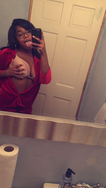 🥰 Come Have Some Fun With Me 😝 Curvy Chocolate Babe 😊 DEEP THROAT