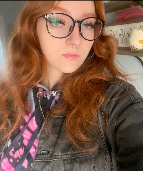 Hi yall am Jenny sexy red head hooker in Cleveland check around for details