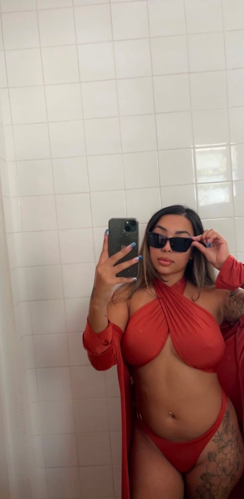 🍆Freaky Dick drainer💦with an irresistible figure😌 to explore your mind 🥵