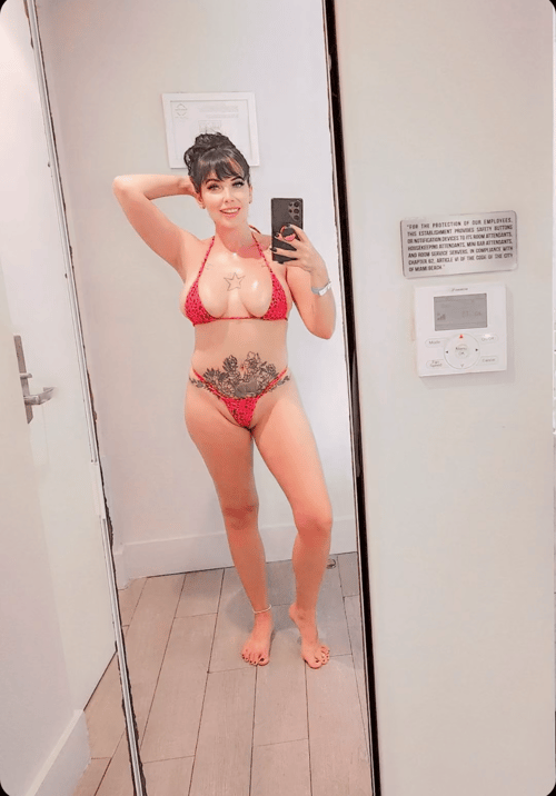 Hi, I'm sexy a mature woman, delicate passionate,very tasty, available