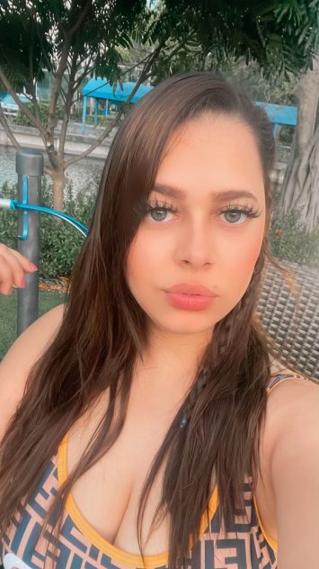 Chica súper divertida 🤩 😍🍾🎁