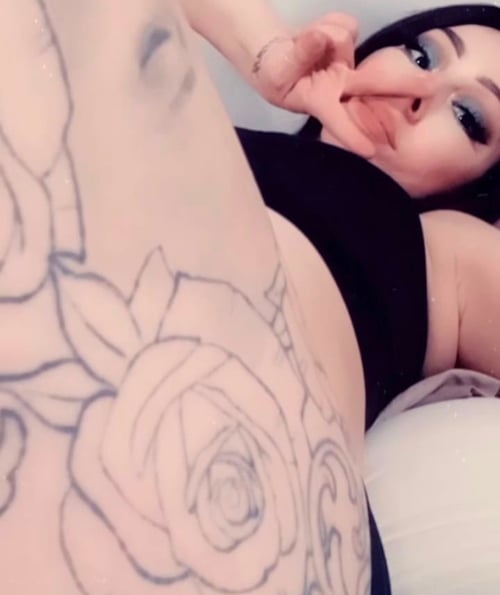 🍆🍑AVAILABLE FOR HOOK UPS AND FUN STUFFS 💦🍑