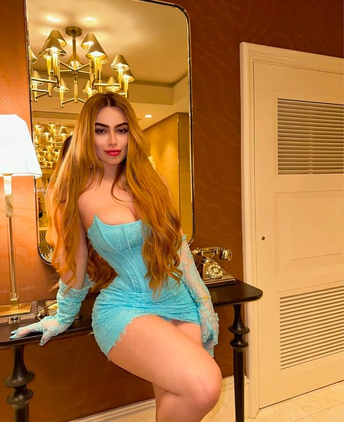 i'm a 24 y/o, who is sooo horny and down for exquisite fun 👅