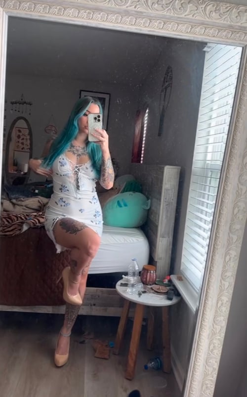 HOOKUP SEX AND SELL PARTY FAVORS 🍑🍑🍓🍓