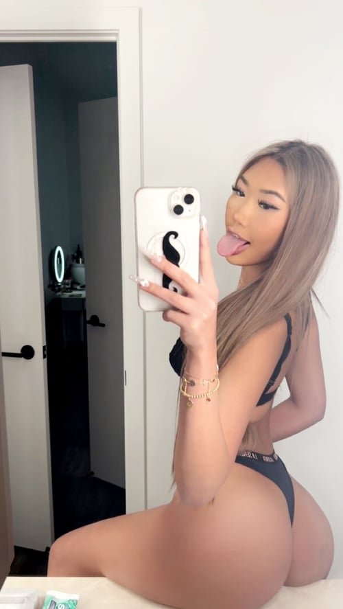 Down to fuck🍑🍆💦.  Text me 2136655529