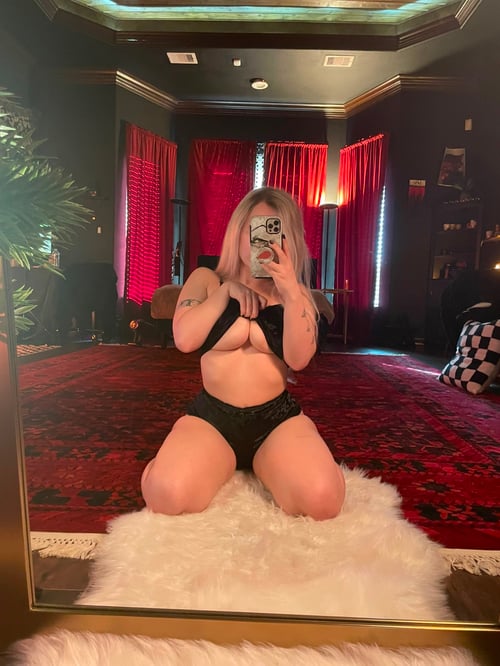 Available for incall and outcall ❤️❤️❤️👅👅👅