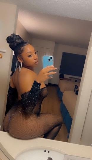 Incalls & Outcalls Available, Fun Sized Beauty! ๐