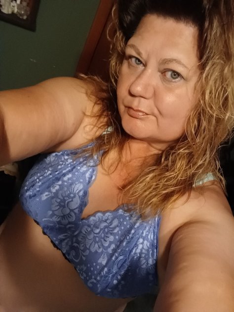 I take payment in person, Offer full in a very professional way 😋🍆💦🍑