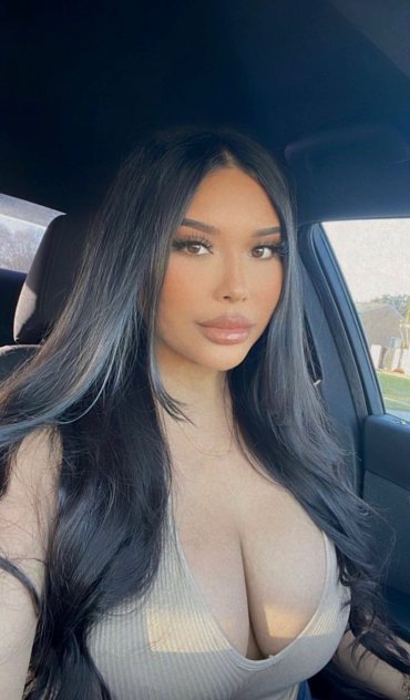 Latina bombshell ready to pamper you