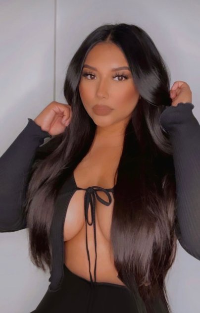 Latina bombshell ready to pamper you