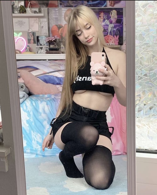 Down For sex meetup😋🥰 snapchat @die_minute097