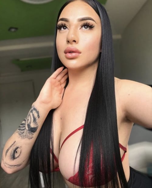 I’m available SNAPCHAT //hellyjane124