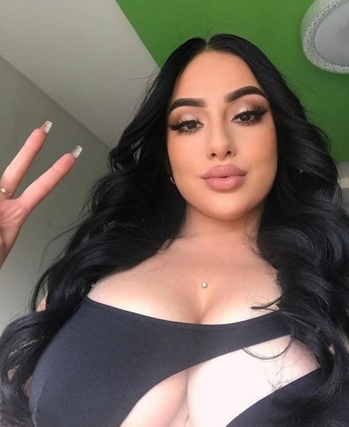 I’m available SNAPCHAT //hellyjane124