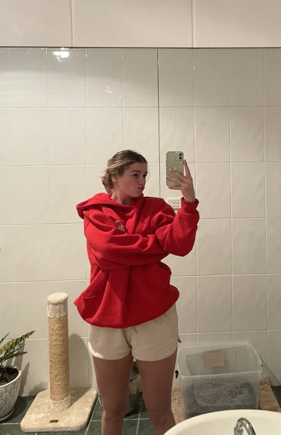 I’m available for both incall and outcall 🥵🍑🍆