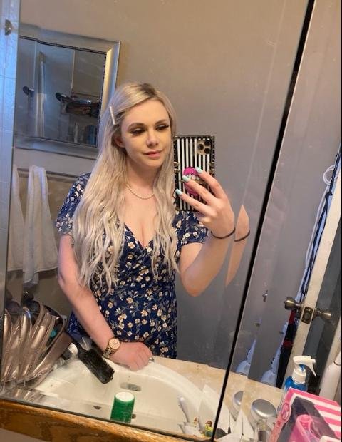 Blonde Bombshell with a Personality that Tops my Beauty !!