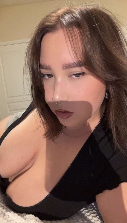 I’M VERY NAUGHTY AND I’M AVAILABLE FOR HOOKUP PAYMENT IN CASH