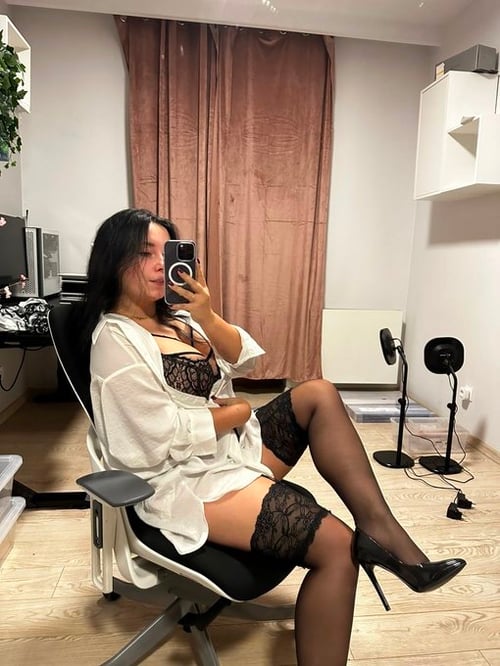 FULL MASSAGE SERVICE AND FUN