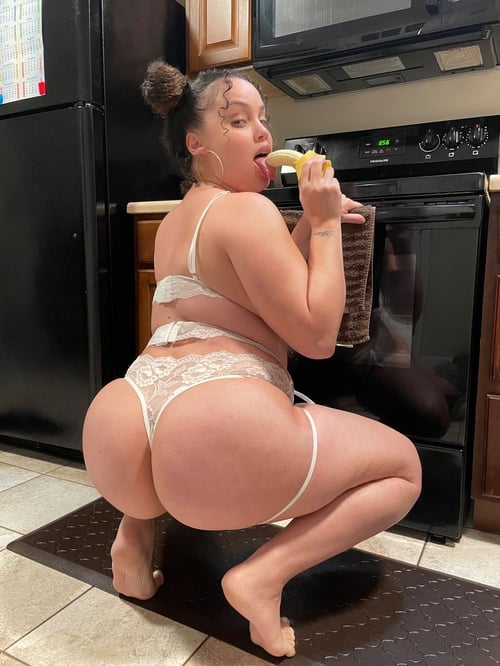 Available for 🔞💦👅💋
