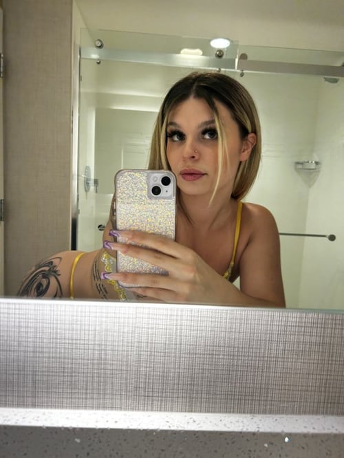 Beautiful blonde Upscale Experience