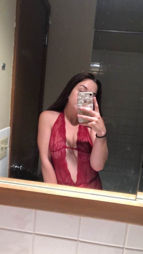 Naughty donna is a dick lover I’m always horny 🍆🍑