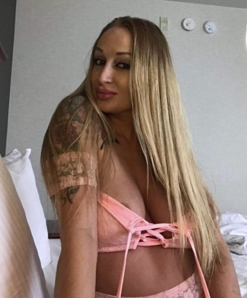 Busty sweet Blonde FaceTime verify available