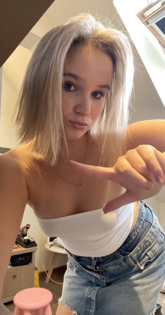 Snapchat me Reislinlyons I'm Available For Hookup💋 Come N Fuck M
