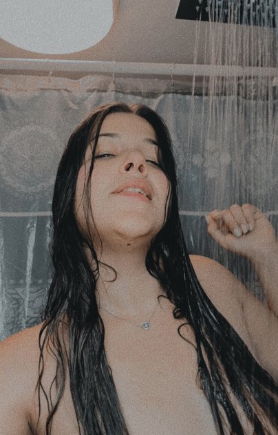 Se viste de seria pero es altamente perversa