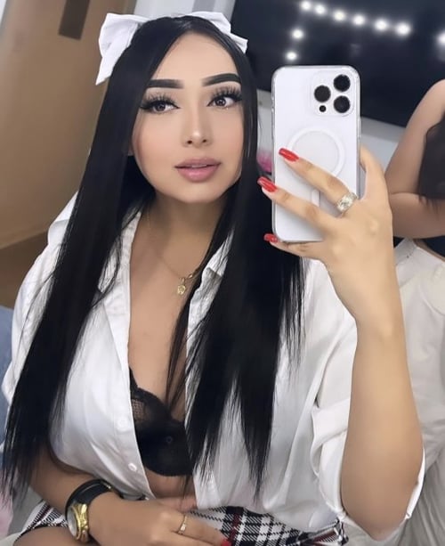 I’m available for sex hookup and massage services . Serious minds only