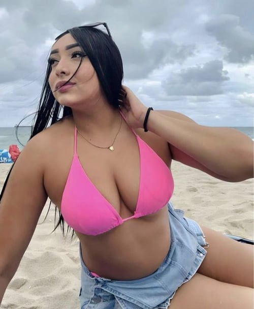 I’m available for sex hookup and massage services . Serious minds only