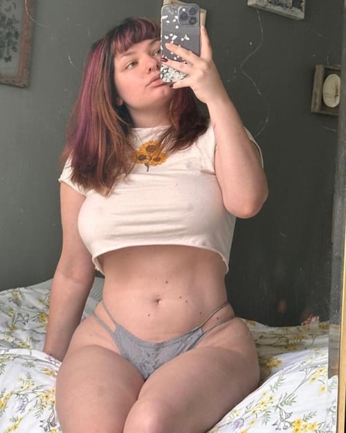 Hmu for quick fun and meet up text 5125379831 Snapchat miyakellz