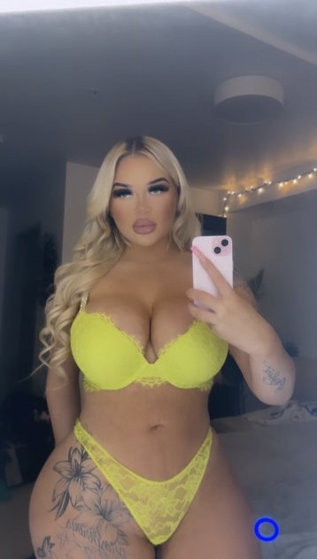 ✨ Busty Blonde Bombshell ✨