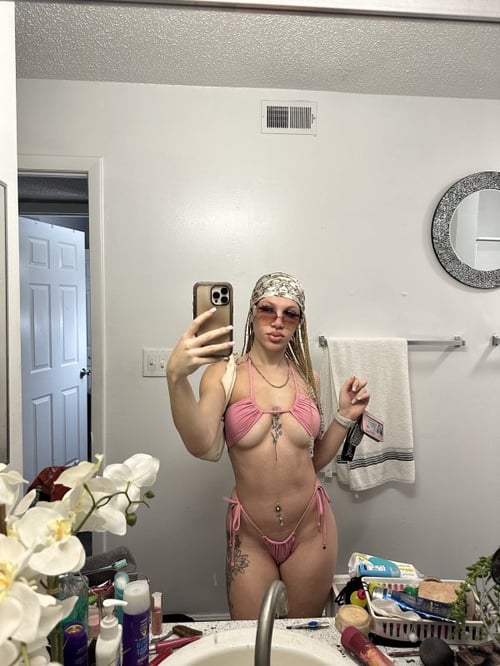 Come have fun with a slut
