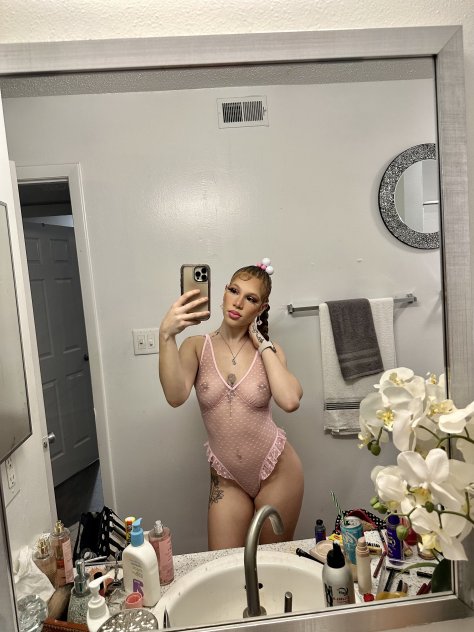Come have fun with a slut