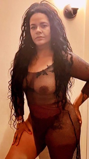 I am a Latina girl full of erotic thoughts