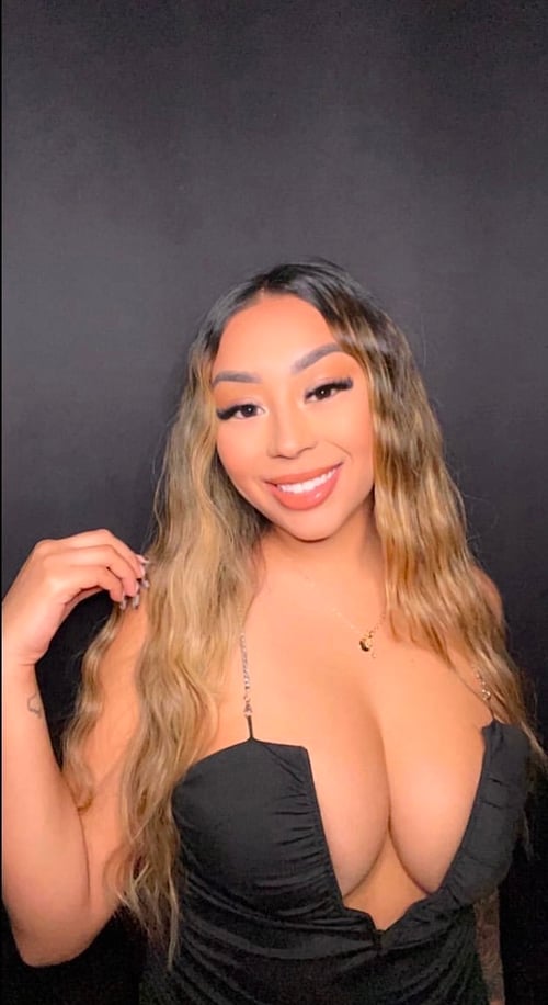 🍆Freaky Dick drainer💦with an irresistible figure😌 to explore your mind🥵