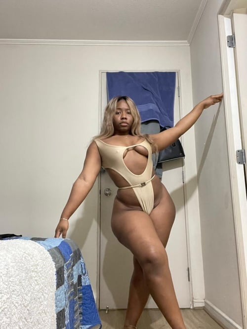 I’m down and available for hookup .. I’ll do both incall and outcall