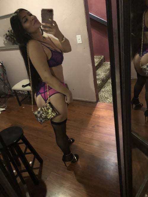 Bubbley fun college girl...  Total package!!