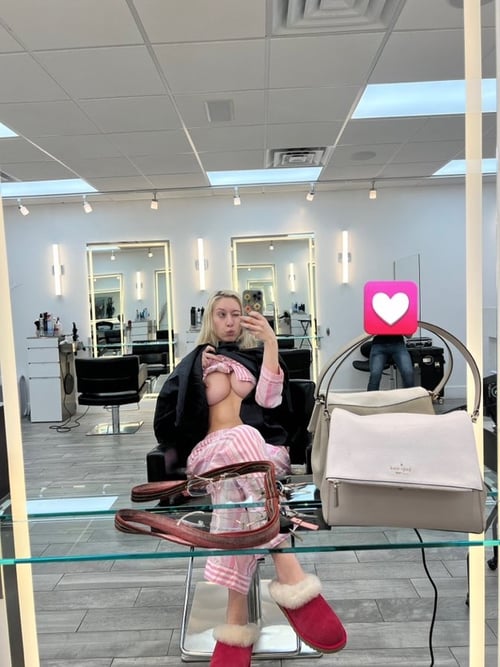 I’m a cute clean DDF white Asian.Single,Female Escort down for hookup🥰❤️+1(954)410-5888 dm me