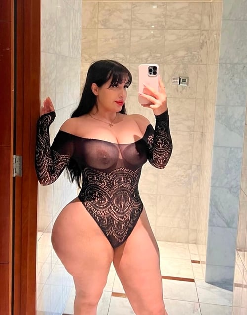 Let’s create a romantic escapade that will connect your mind, spirit & body 👅