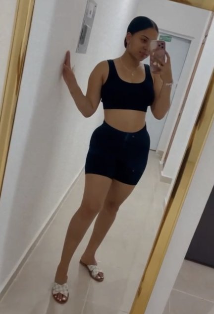 Hola soy JAROLIS soy agradable y estoy disponible las 24 horas daddy