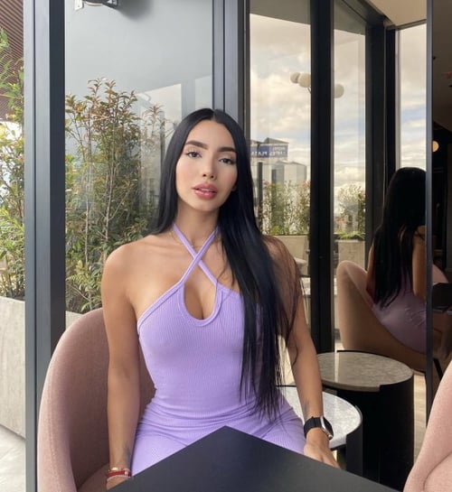 I’m available for hookup text +17033759969