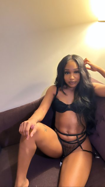 Hey sexy suiz here looking for some great fun with a fun gentleman