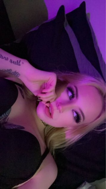 I'm available 24/7 🔥 for incall and outcall service