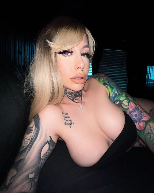 Available for hookup and gives good massage
