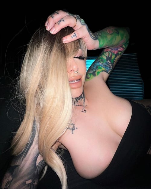 Available for hookup and gives good massage