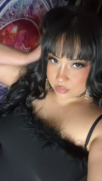 I’m available meet up and FaceTime fun