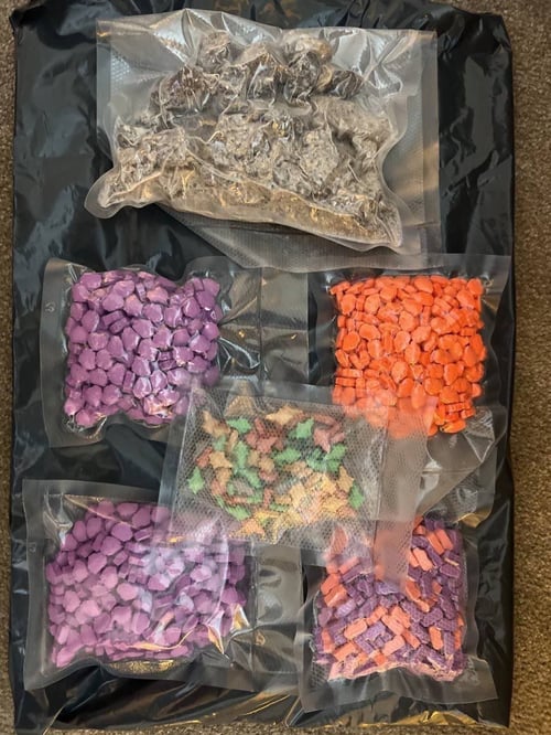 I'm down for fun and sell party favors🧊🍄🍁🥃