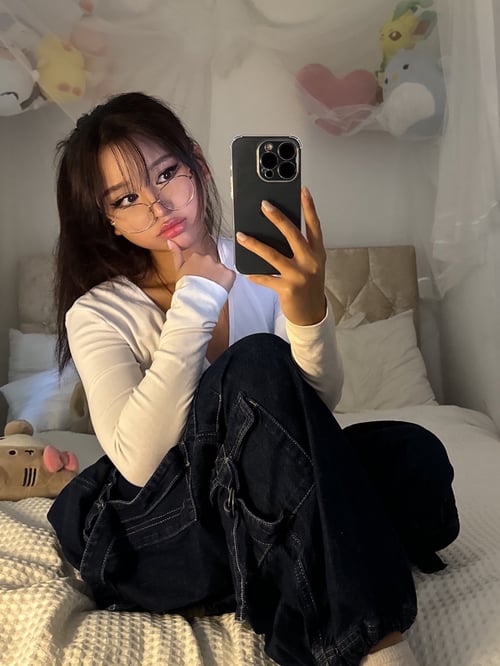 NAUGHTY ASIAN LADY AVAILABLE NEXT DOOR FOR YOU DEEP INSIDE Me