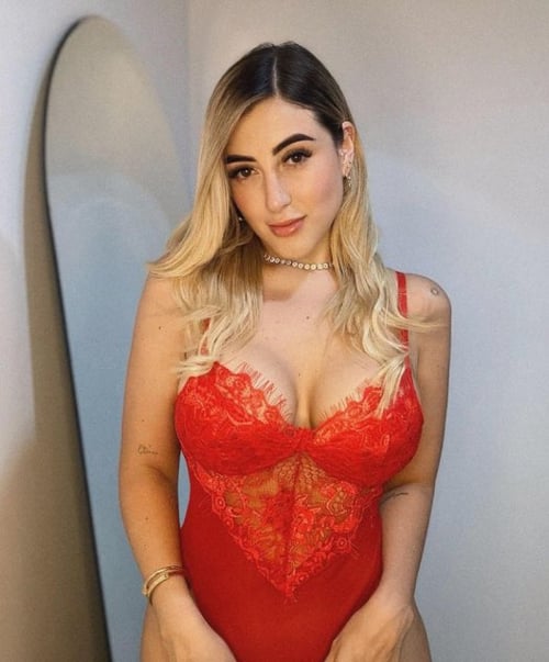 I’m available for Incall and outcall and my snap is @loveline2317